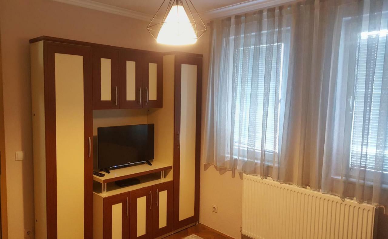 פרישטינה Cozy&Comfy Apartment In The Center Of Prishtina מראה חיצוני תמונה